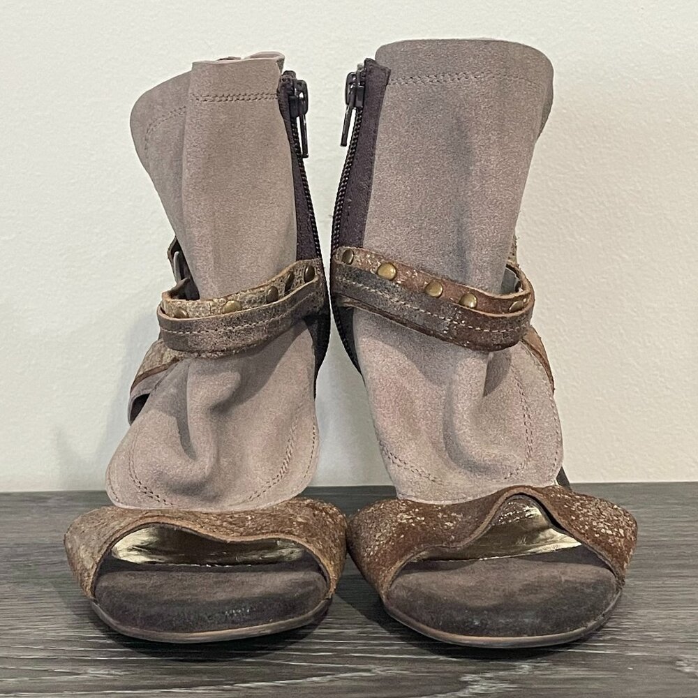 *NWOB* Diba Suede Wedge Sandal